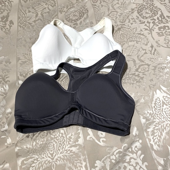 Not sure of brand sports bras - Picture 1 of 2